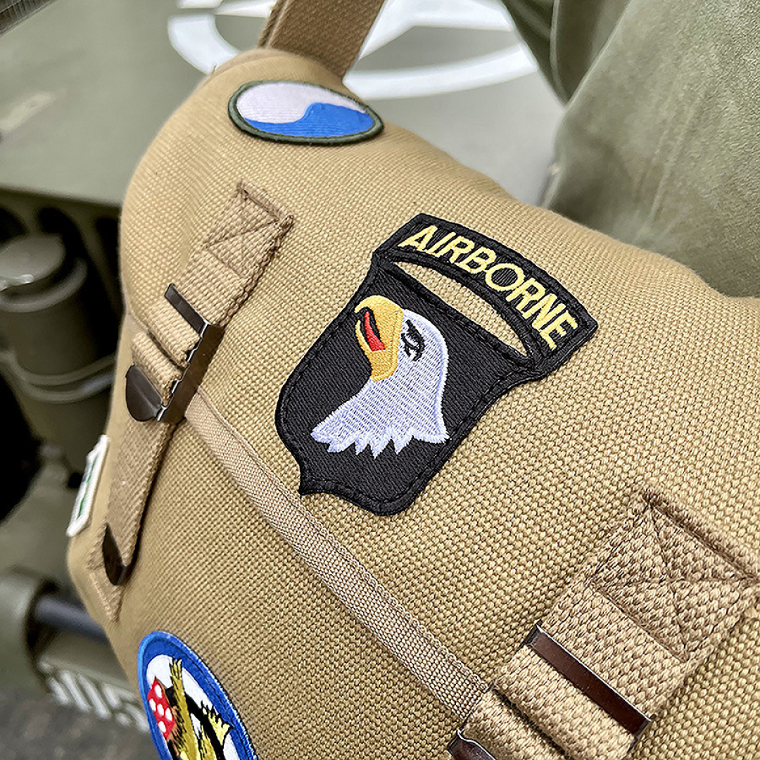 Katoenen pukkel met WWII emblemen - Afbeelding 7